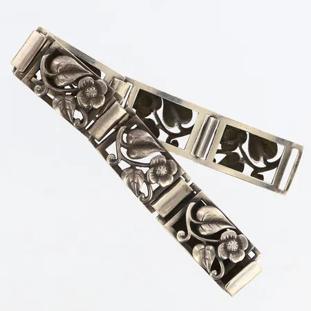 Armband blommotiv längd: 18,5cm, bredd: 15mm, 830/1000 Silver Vikt: 31,5 g