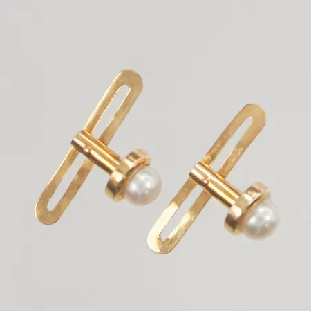 Örhängen safirer 2x 0,20ct enligt gravyr, diamanter 16x ca 0,005ct, 10x8mm 18K 3,1g.