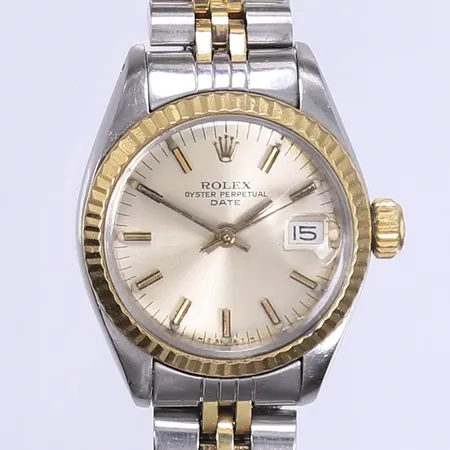 Damur Rolex Oyster Perpetual Datejust Ø26mm, automat, datum, guld/stål, ref. 6916F, serienummer: 5839911, 1979, jubilee-länk något slapp, påtagligt bruksslitage, i behov av nya packningar, smutsig urtavla, fungerande vid katalogisering, ej testad för tidshållning, inga tillbehör