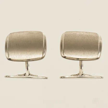 Ett par manschettknappar med borstad yta 16x17mm GFAB silver 830/1000 Vikt: 8,4 g