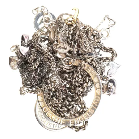 Diverse silver, defekter, ojämnheter, gravyrer, stenar, 830-925/1000 silver. Vikt: 51,6 g
