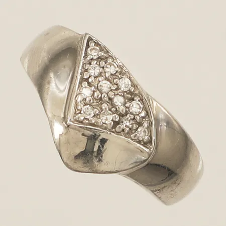 Ring med vita stenar stl:18, bredd 2,8-10,7mm silver 925/1000 Vikt: 4,1 g