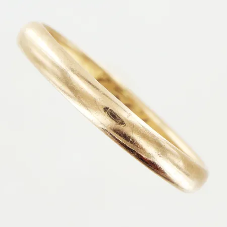 Collier doserad Bismarck längd 43,5cm bredd 3-7mm något skev vid lås 18K.  Vikt: 9,9 g