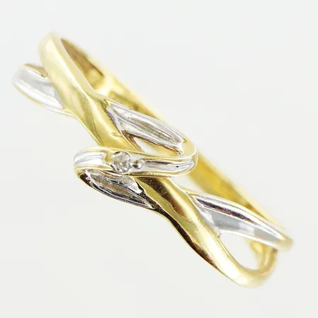 Ring diamant ca 0,01ct stl:16 bredd 1-2mm vitguld 18K.  Vikt: 1,7 g