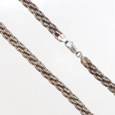 Collier, Guldfynd, längd 44,5cm, bredd 7,2mm, 925/1000 silver. Vikt: 18,9 g