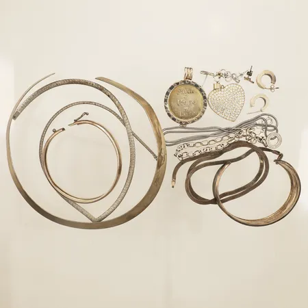 Diverse silver defekt silver 830-925/1000 Vikt: 125,1 g