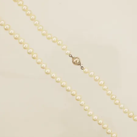 Pärlcollier längd 44cm, Ø6mm behov av omträdning lås i silver 925/1000 Vikt: 0 g
