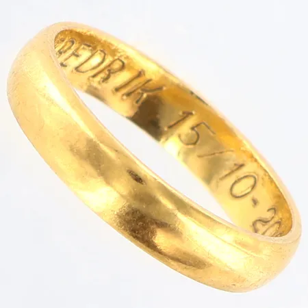 Ring slät stl: 16¾ bredd: 3,5mm, gravyr, 18K Vikt: 3,3 g