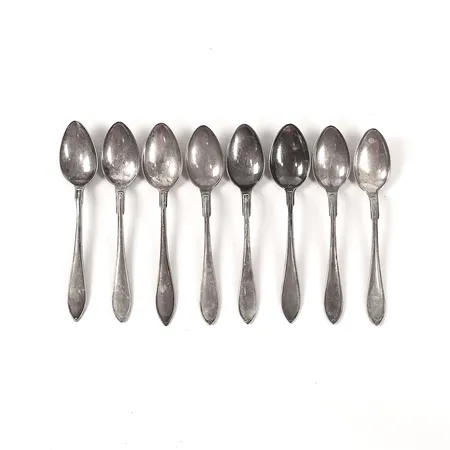 Åtta kaffeskedar modell Svensk spetsig, längd 12cm, silver 830/1000 Vikt: 100,6 g