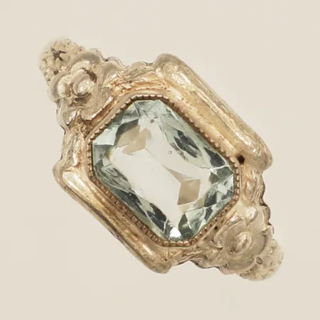 Ring med blå sten stl:17¾ bredd 9,9mm silver 813/1000 Vikt: 2,1 g