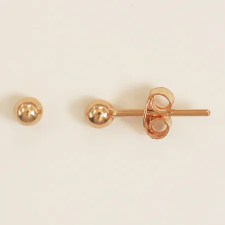 Ett par örhängen Ø3,5mm 14K Vikt: 0,7 g