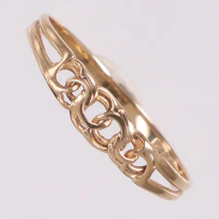 Ring Bismarck stl:18¾ 18K Vikt: 1,1 g