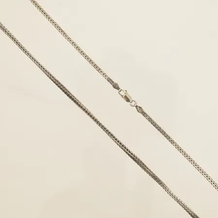 Kedja fyrkantig rävsvans längd 54,5cm, bredd 2,5mm GHA silver 925/1000 Vikt: 19 g