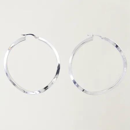 Udda örhänge med odlad sötvattenpärla 12x6,2mm 18K Vikt: 0,4 g