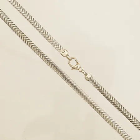 Collier Ormlänk manglad längd 50cm bredd 6,2mm stämpel Quinn smärre ojämnheter på länk silver 925/1000 Vikt: 25,3 g