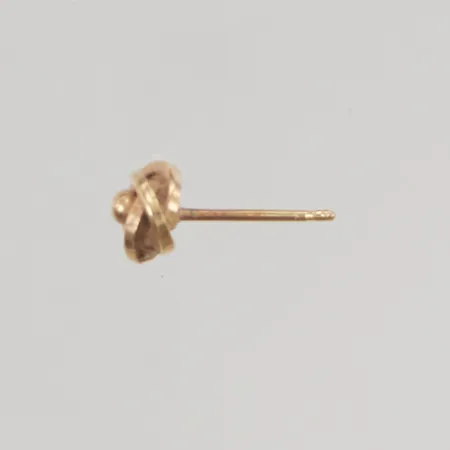 Omaka örhänge 6mm 18K 0,2g.