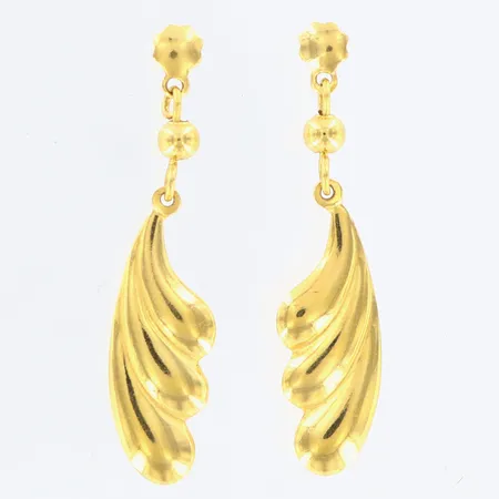 Örhängen längd: ca 33mm, bredd: 7mm, 18K Vikt: 2,8 g