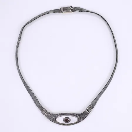 Halscollier med röd sten ca 42cm bredd 6-18 mm, kistlås, silver 925/1000 Vikt: 32,4 g