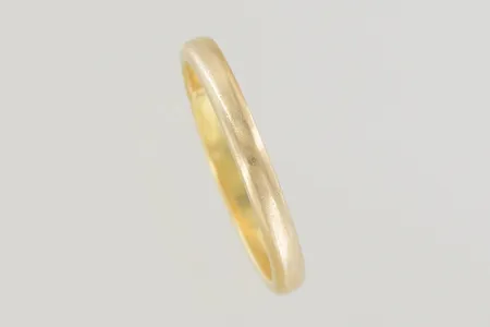 Ring stl:18½ bredd 3 mm 21K   Vikt: 3,6 g