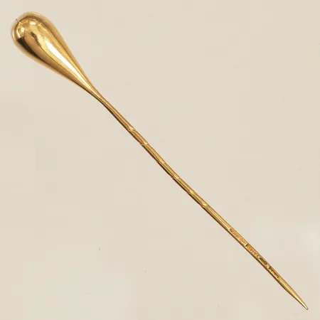 Slipsnål längd 65mm, bredd 1,4-6,9mm aningen skev 18K  Vikt: 1,6 g
