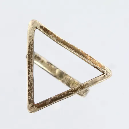 Ring triangel motiv stl: 17, bredd: 3-25mm, skev, 925/1000 silver Vikt: 4,3 g