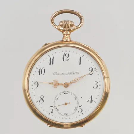 Fickur IWC 51mm boettnr:626609, innerboett i metall, monogram samt gravyr, 18K bruttovikt 90,5g.