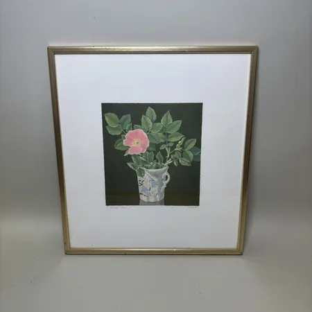 Grafiskt blad av Carin Ax "Törnros" 36/150 bildyta 17x18,5cm, rammått 33x37cm. Skickas med postpaket.