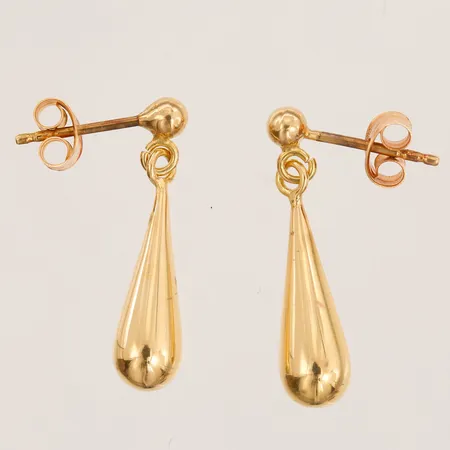 Ett par örhängen med droppar, höjd 20mm, 18K guld Vikt: 1,6 g