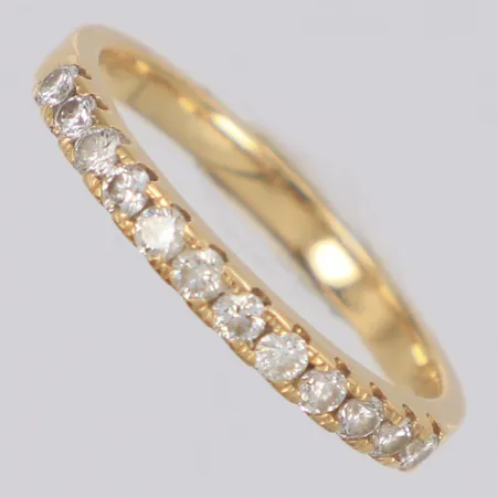 Alliansring med diamanter 12x ca 0,03ct stl:16½, bredd 2,2mm, 18K Vikt: 2 g