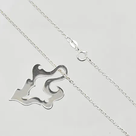 Pärlcollier med syntetiska pärlor Ø5mm, längd 57½cm, lås i silver 835/1000. Vikt: 0 g