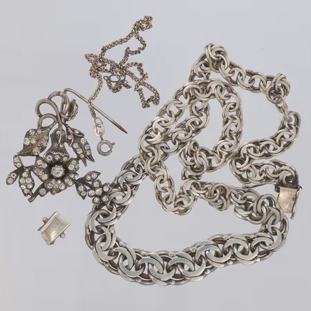 Diverse silver, stenar, skadat, defekt, silver Vikt: 53,4 g