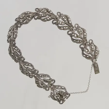 Armband markasiter 18cm bredd 15mm en sten saknas, 830/1000 Silver 21,5g.
