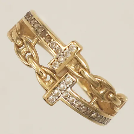 Ring med vita stenar stl:18½, bredd 2,8-10,4mm saknar stenar aningen skev 14K Vikt: 2,8 g