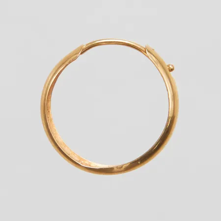 Udda Örhänge Ø14mm, 18K Vikt: 0,4g Vikt: 0,4 g