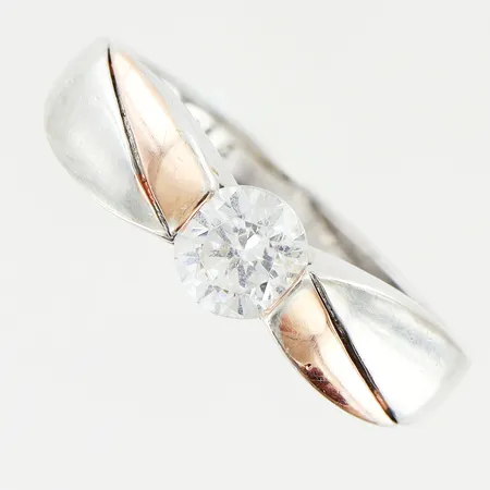 Diverse guld defekter, gravyr 18K. Bruttovikt: 41,0gram.  Vikt: 41 g