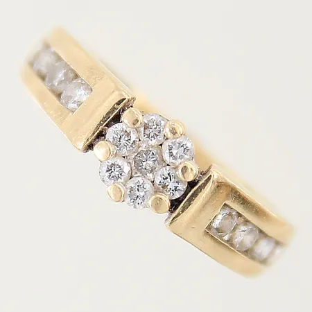 Ring med diamant ca 0,02ct stl:17½ bredd:1,9-3mm GFAB 18K  Vikt: 1,1 g