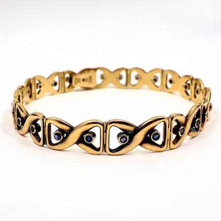 Armband med safirer, längd 19cm, bredd 9mm, Michelsen Aktiebolag A, Stockholm, 1953 18K Vikt: 23,8 g