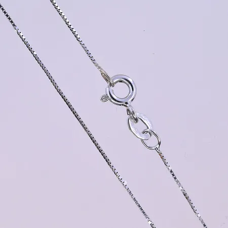 Kedja Ankarlänk längd 43 cm bredd 1 mm vitguld 18K. Vikt: 2,3 g