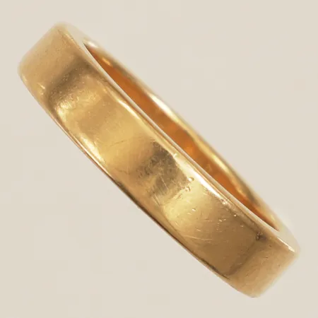 Ring stl:19¾ bredd 4,9mm smärre repor 18K Vikt: 11,7 g