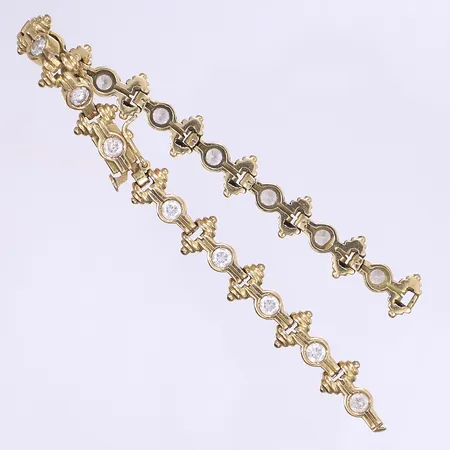 Armband med vita stenar defekt 18K Bruttovikt: 23,8g Vikt: 23,8 g