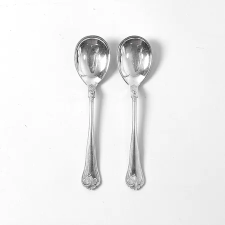 Två kompottskedar modell Sachsisk längd 14cm, silver 830/1000 Vikt: 49,1 g