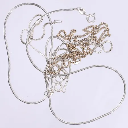 Halskedjor defekta silver 925/1000  Vikt: 10,9 g