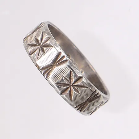 Ring mönstrad stl:17¼, bredd 5,8mm, silver 925/1000 Vikt: 3,4 g