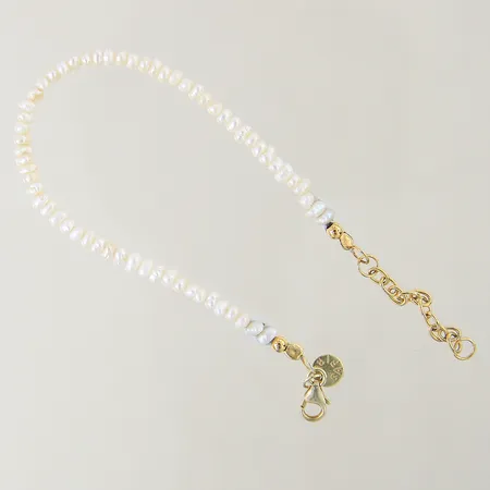 Armband Safira med odlade sötvattenpärlor barocka Ø ca 6-7mm längd 18-20cm lås av förgyllt silver 925/1000 Vikt: 8,1 g