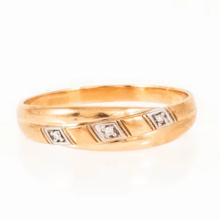 Ring Bismarck stl:16¼ bredd 1,9-6,7mm, 18K 1,9g.