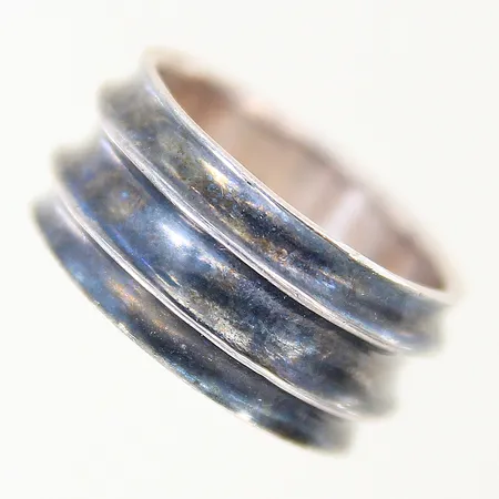 Ring stl:23 bredd 8,7mm silver 925/1000 Vikt: 8,5 g
