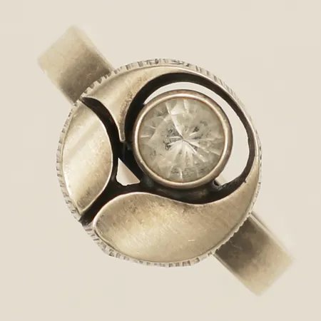Ring med bergkristall Karl Laine Finnfeeling stl:17¼ justerbar bredd 11,6mm silver 925/1000 Vikt: 3 g