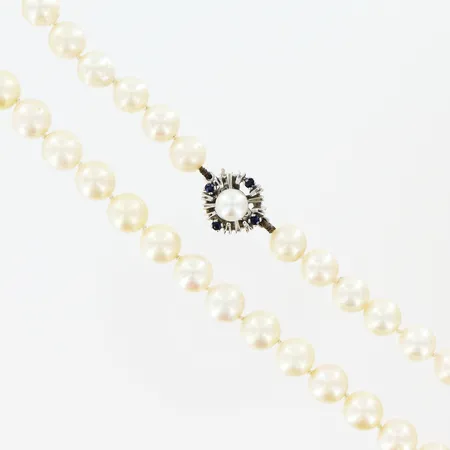 Örhängen vita stenar 24x10mm krokfästen skevheter 18K. Bruttovikt: 3,3gram.  Vikt: 3,3 g
