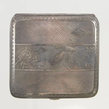 Cigarettetui 8cm monogram 830/1000 Silver 76,5g.