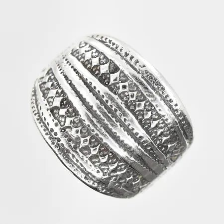 Ring stl:20 bredd 5-18mm, silver 925/1000. Vikt: 10,5 g